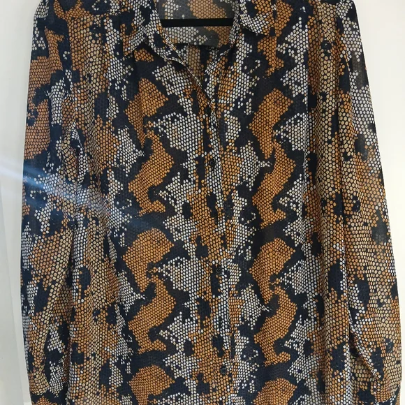 Warehouse Geometric Patterned Top - Picture 5 of 5